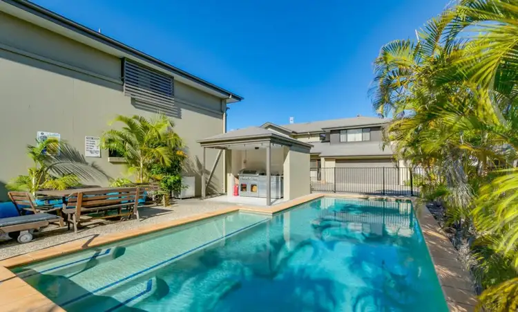 2/8 Gordon Street, Labrador QLD 4215