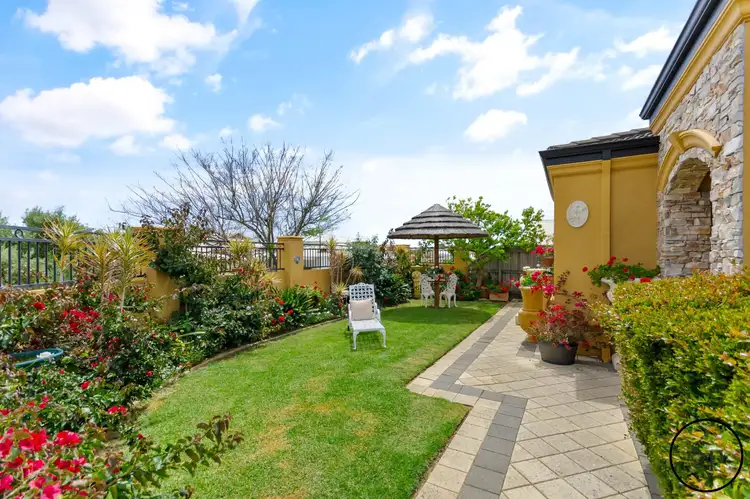 1 Zinnia Lane, Halls Head WA 6210