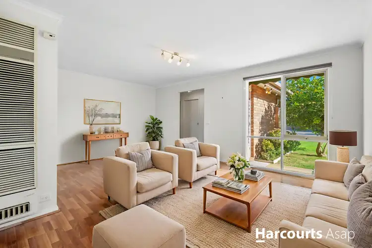 25 Warren Close, Narre Warren VIC 3805