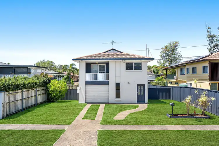 2 Herswell Avenue, Wynnum West QLD 4178