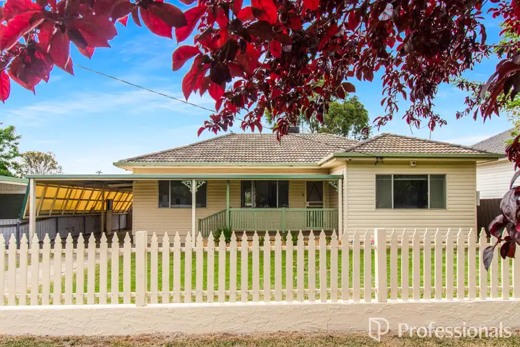 44 Tichbourne Crescent, Kooringal NSW 2650