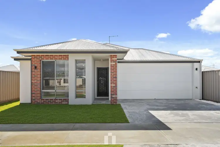4 Pepperbush Crescent, Piara Waters WA 6112