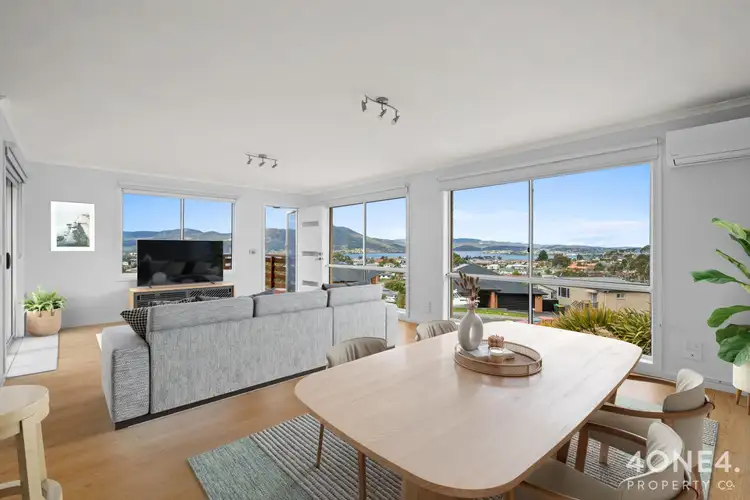2/1 Cazaly Drive, Chigwell TAS 7011