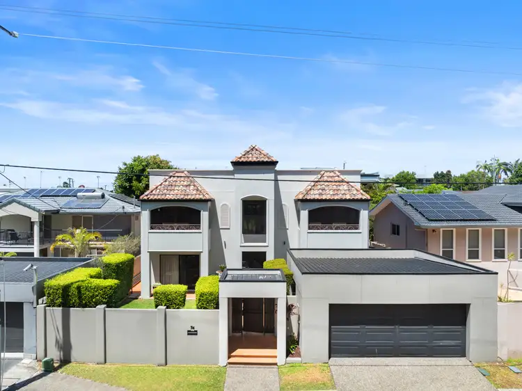 74 Slatyer Avenue, Bundall QLD 4217