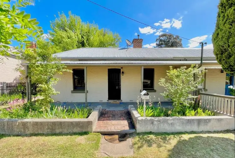 16 Henry Street, Bathurst NSW 2795