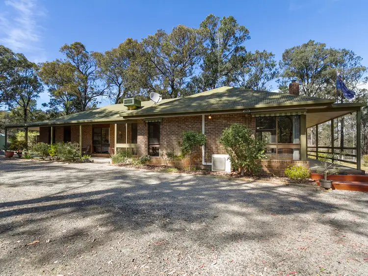 31 Sandy Point Road, Glenmaggie VIC 3858