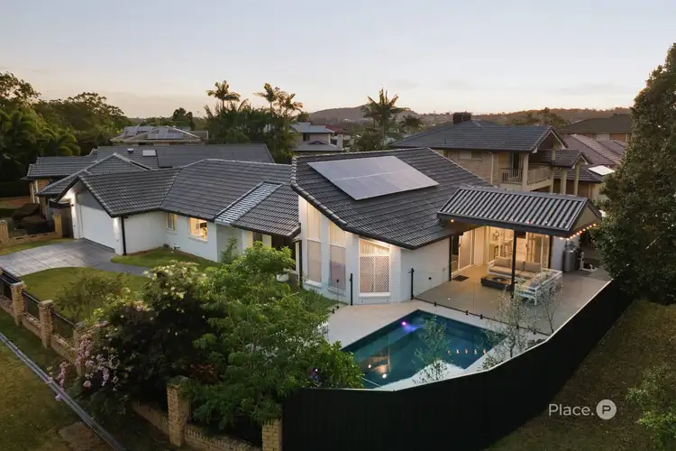 15 Regency Place, Carindale QLD 4152