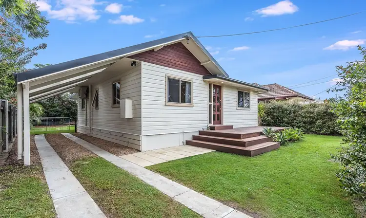 11 Douglas Street, Brighton QLD 4017
