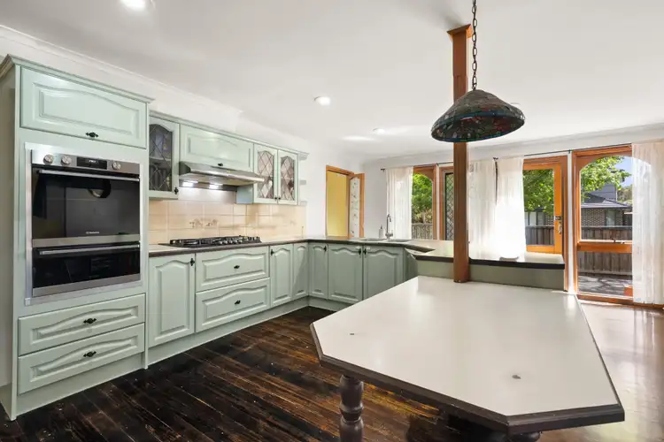 34 Primrose Hill, Endeavour Hills VIC 3802