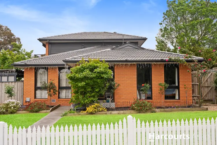 Second view of Homely house listing, 34 Primrose Hill Close, Endeavour Hills VIC 3802