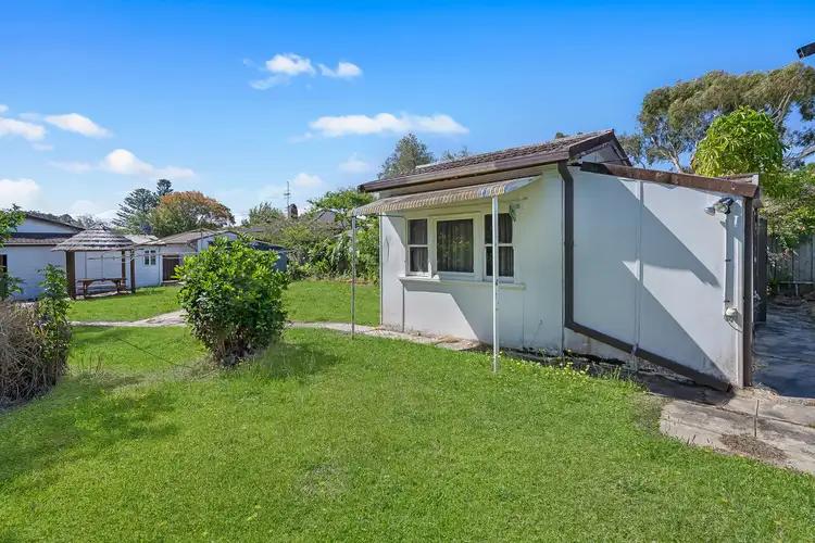 54 Lakeside Parade, The Entrance NSW 2261