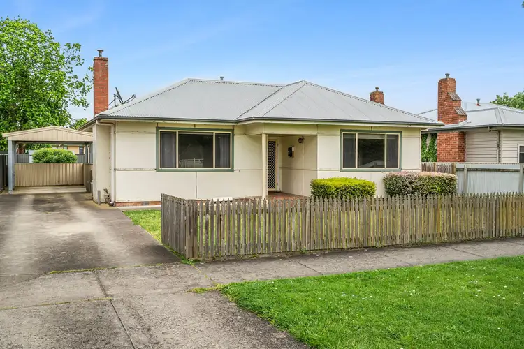 9 Armstrong Street, Colac VIC 3250