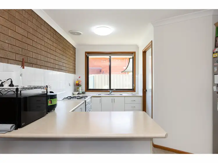 Sixth view of Homely unit listing, 1/1 Robert Crescent, Wodonga VIC 3690