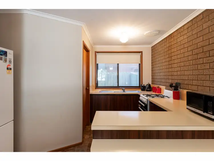 Fifth view of Homely unit listing, 2/1 Robert Crescent, Wodonga VIC 3690