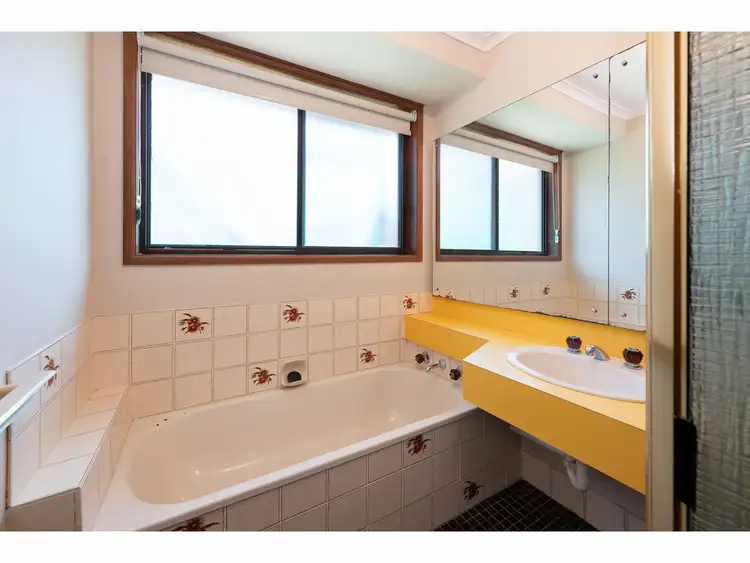 Sixth view of Homely unit listing, 2/1 Robert Crescent, Wodonga VIC 3690