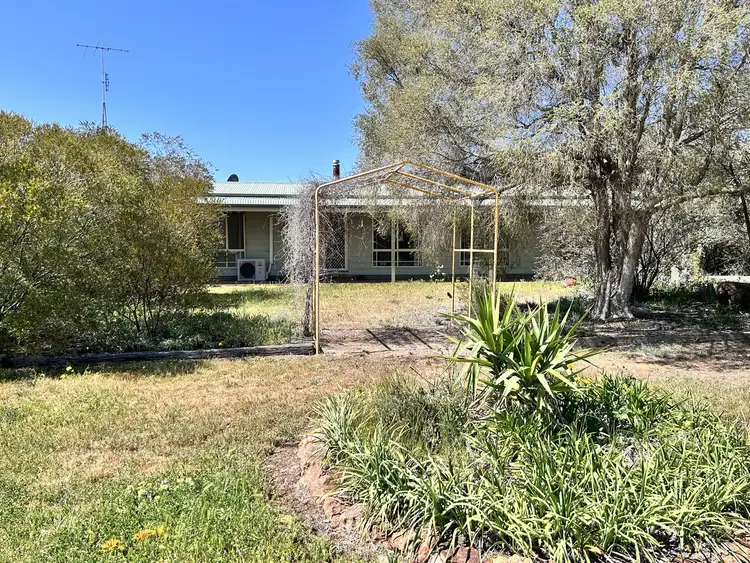8-10 Frederick Street,, Urana NSW 2645