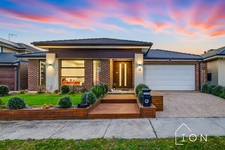 18 Kernot Parade, Clyde VIC 3978
