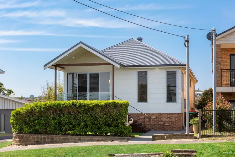 37 Beach Road, Redhead NSW 2290
