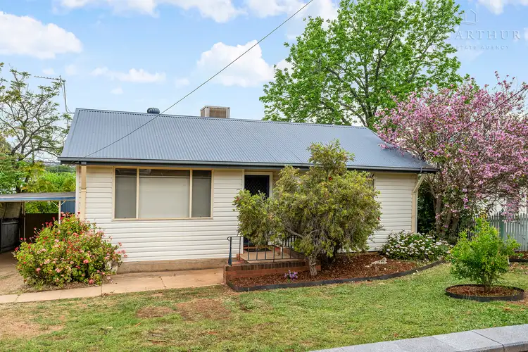 14 Condon Avenue, Mount Austin NSW 2650