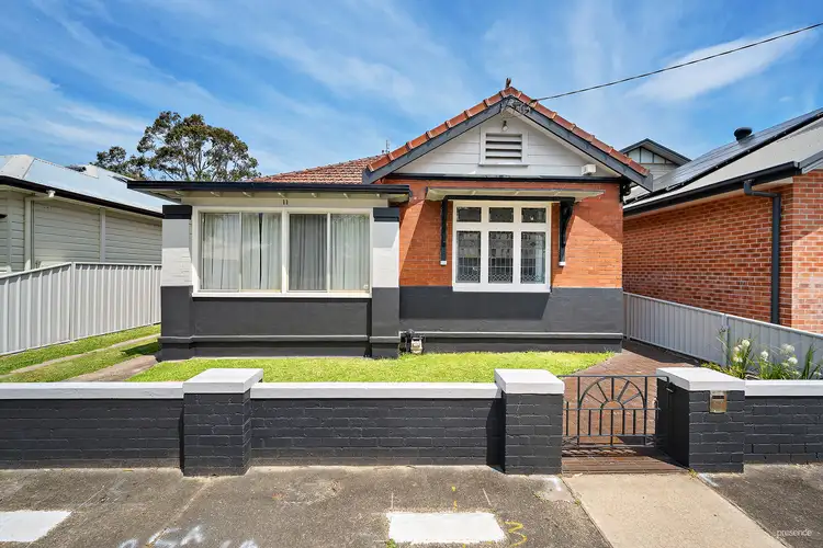 11 Percy Street, Hamilton NSW 2303