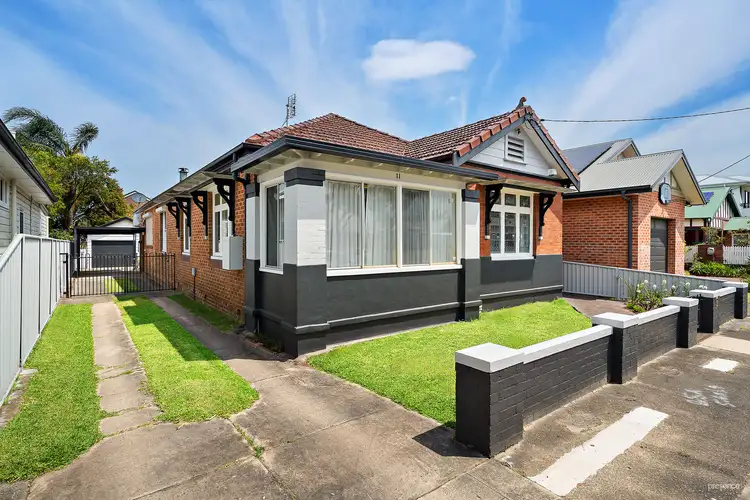 11 Percy Street, Hamilton NSW 2303