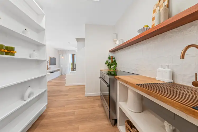 Sixth view of Homely unit listing, 4/27 Gilbert Crescent, Castle Hill QLD 4810