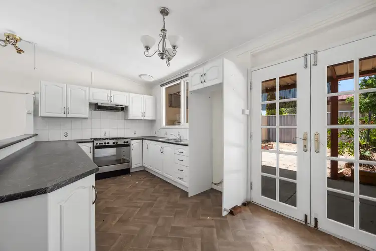 6 Werndley Street, Armadale WA 6112
