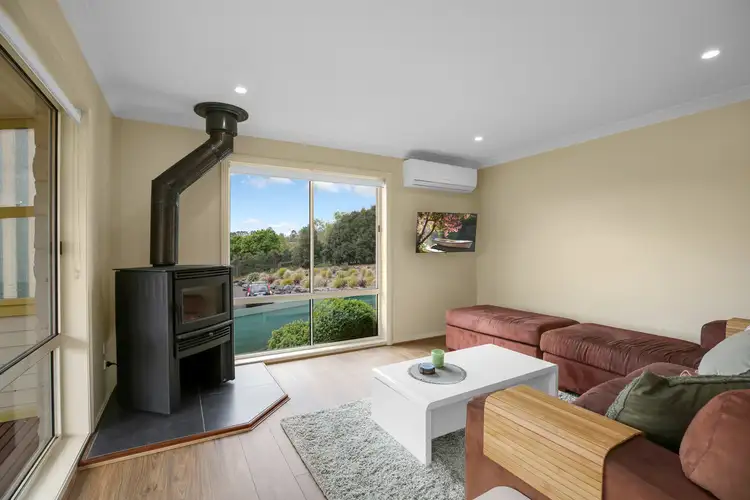 Sixth view of Homely house listing, 2/4 Larkones Court, Warragul VIC 3820