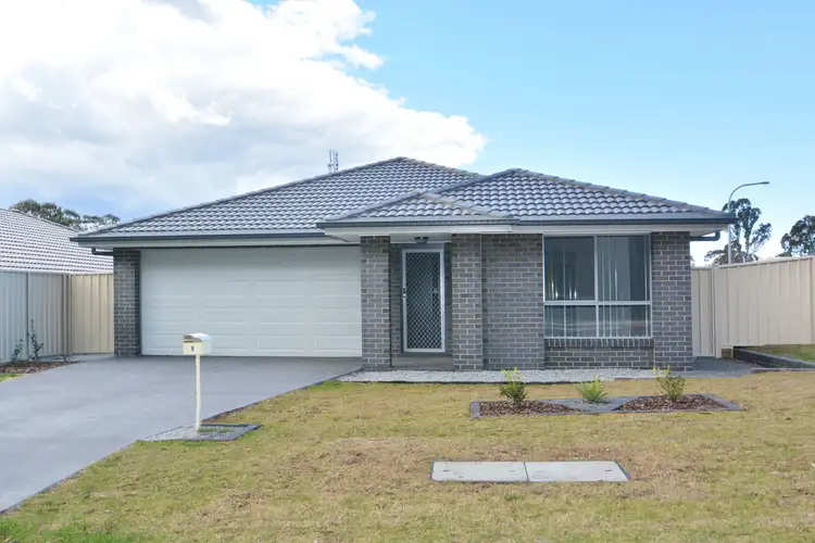 8 Honeymyrtle Street, Thornton NSW 2322