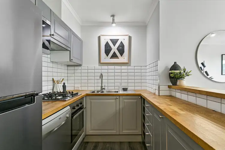 Third view of Homely apartment listing, 402/27-29 King Street, Sydney NSW 2000