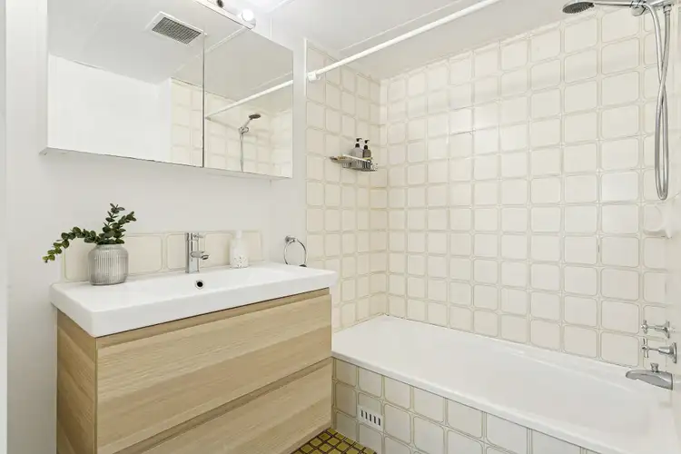 Fifth view of Homely apartment listing, 402/27-29 King Street, Sydney NSW 2000