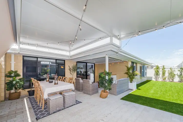 4 Iris Street, Alkimos WA 6038
