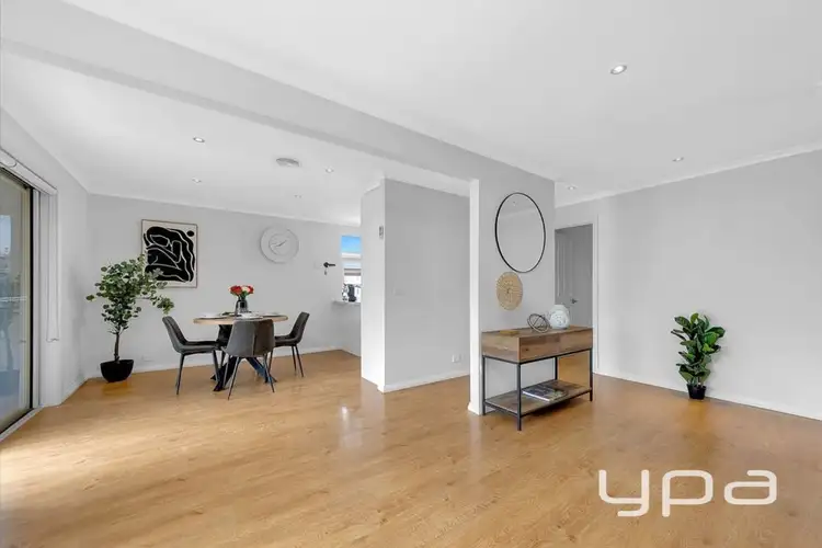 Fifth view of Homely house listing, 5 Cosgrove Court, Meadow Heights VIC 3048