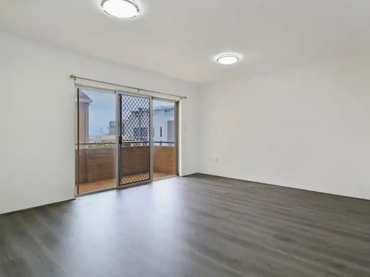 Third view of Homely apartment listing, 4/21 Corrimal Street, Wollongong NSW 2500