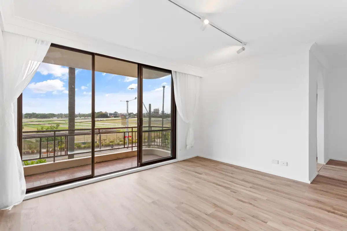 Main view of Homely unit listing, 2/98-100 Alison Road, Randwick NSW 2031