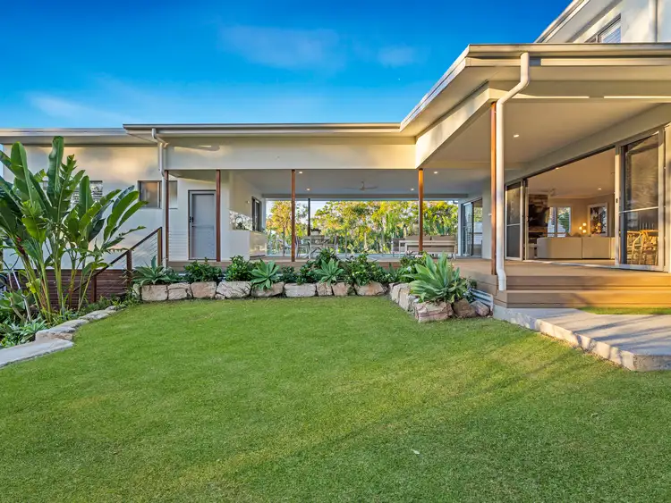 10 Calcita Avenue, Elanora QLD 4221