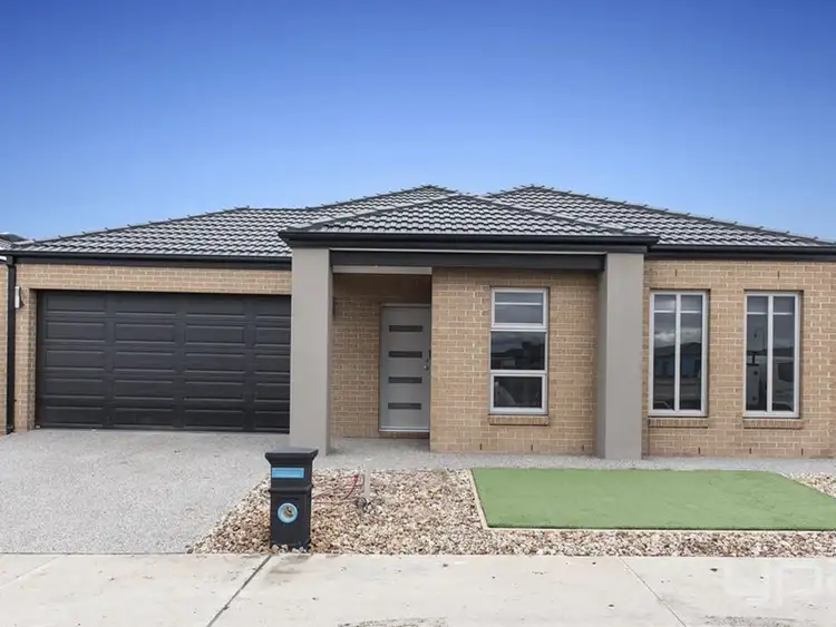 95 Claret Ash Boulevard, Melton West VIC 3337
