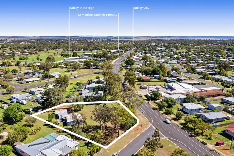 6 Toowoomba Road, Oakey QLD 4401