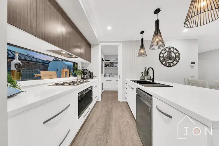 Fifth view of Homely house listing, 7 Napoleon Close, Cranbourne East VIC 3977