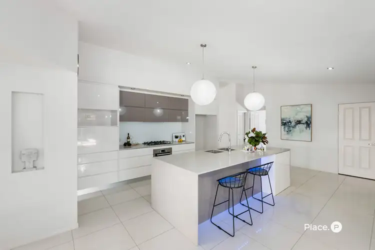 Fifth view of Homely house listing, 8 Hampshire Close, Carindale QLD 4152