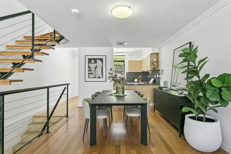 2a Pyrmont Bridge Road (enter via Foss St)