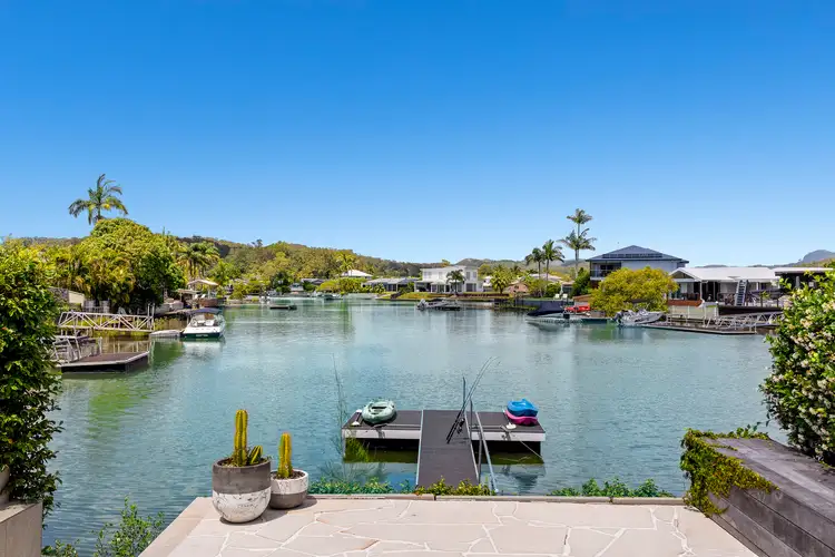 4 Bradshaw Drive, Currumbin Waters QLD 4223