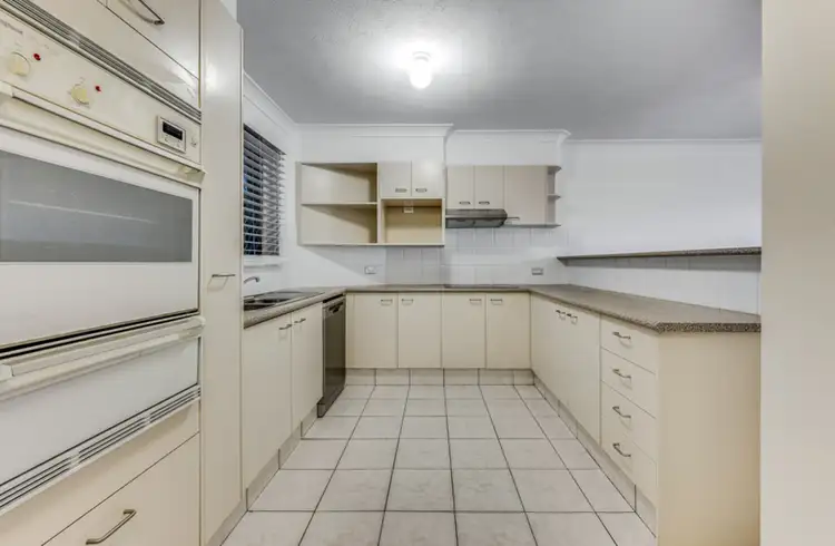 2/14 Brakes Street, Burleigh Heads QLD 4220