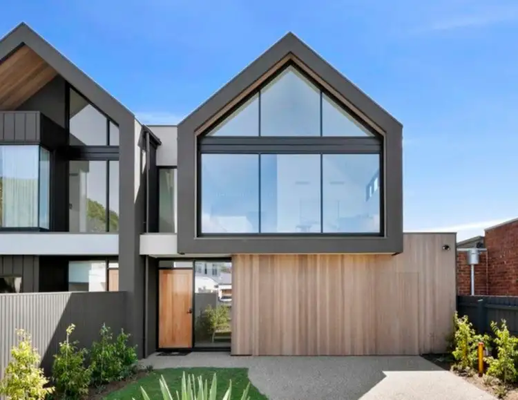 11 Sunningdale Avenue, Mornington VIC 3931