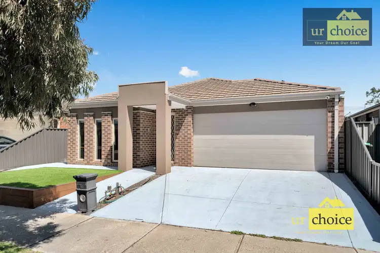 90 EMPEROR Parade, Tarneit VIC 3029