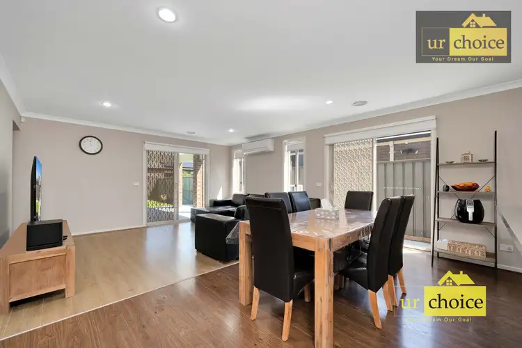 90 EMPEROR Parade, Tarneit VIC 3029