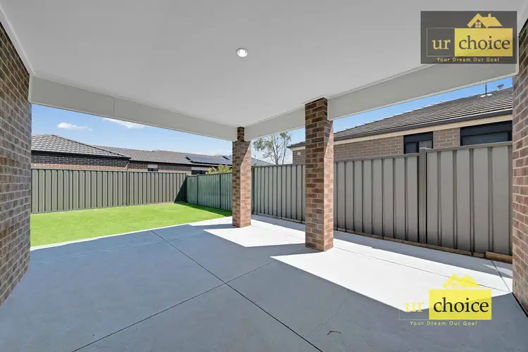 90 EMPEROR Parade, Tarneit VIC 3029
