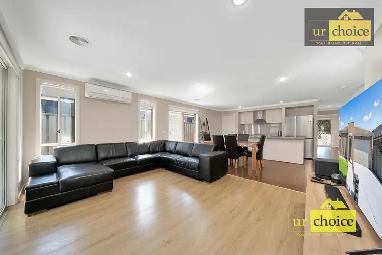 90 EMPEROR Parade, Tarneit VIC 3029