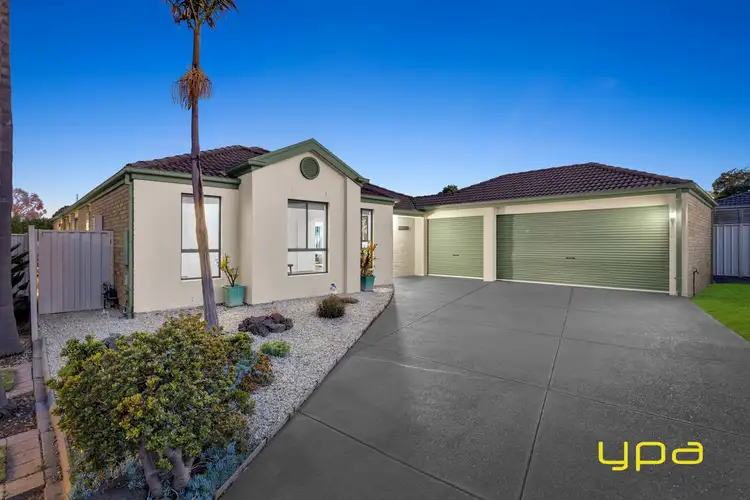 10 Hazelmere Avenue, Cranbourne West VIC 3977