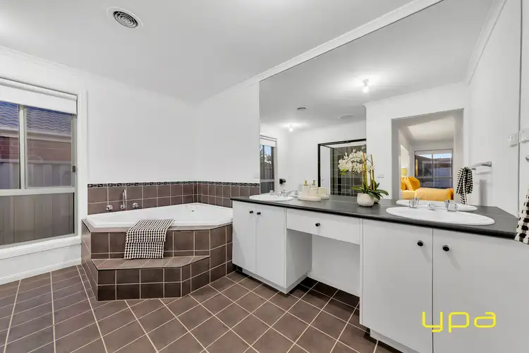 Sixth view of Homely house listing, 10 Hazelmere Avenue, Cranbourne West VIC 3977